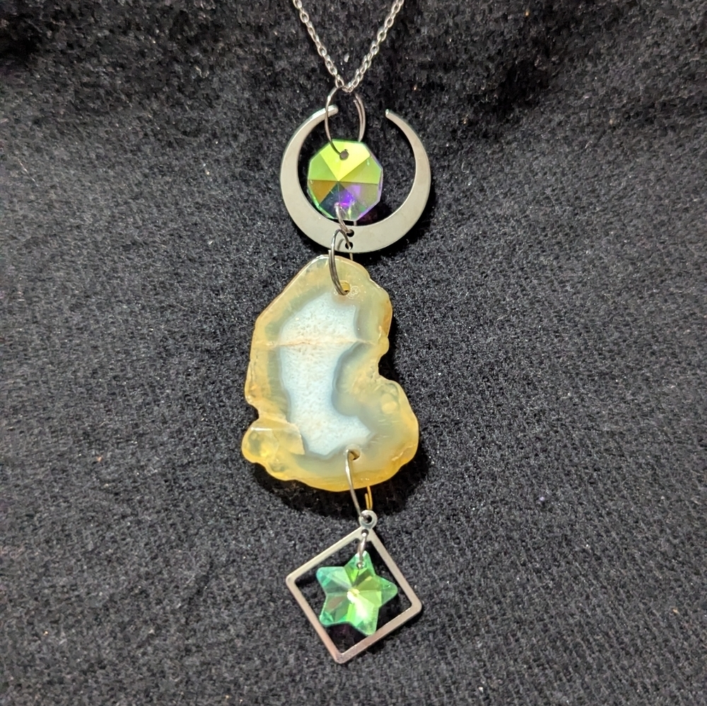 Silver Tone Yellow Agate Gemstone Slice Crystal Pendant Statement Necklace